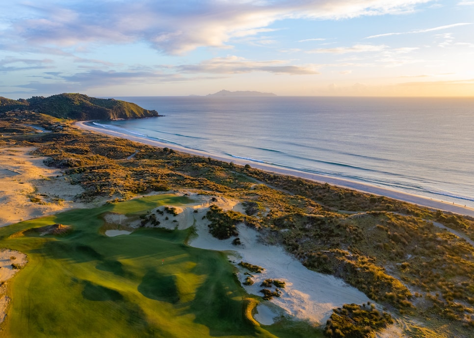 /content/dam/images/golfdigest/fullset/2023/1/TAL_North_Hole2green_RickyRobinson_bwgwul.jpg