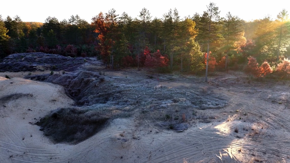 /content/dam/images/golfdigest/fullset/2023/1/SkyFall sandpit at northwest corner (1).jpg
