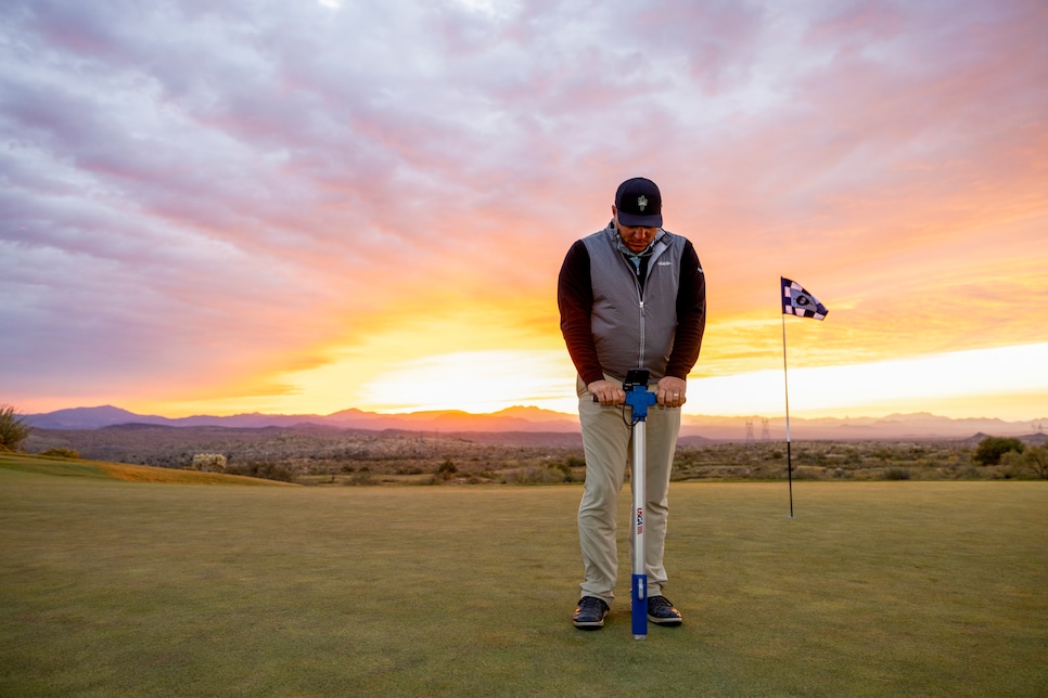 /content/dam/images/golfdigest/fullset/2025/2/usga-moisture-meter.jpg